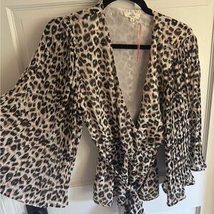 Flowy leopard top - waistline tie, 3/4 bell sleeves